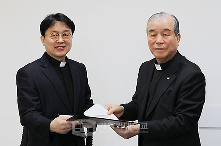 천주교 서울대교구 사목기금회, 북한이탈주민 장학기금 1억 원 전달